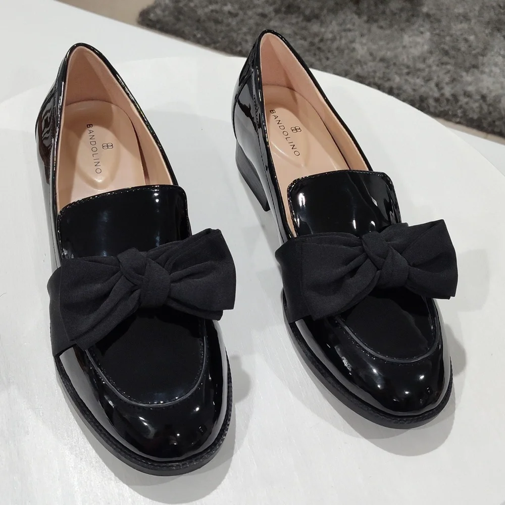 Bandolino Lindio 3 Loafer Black Patent with Bows - Picture 2 of 13